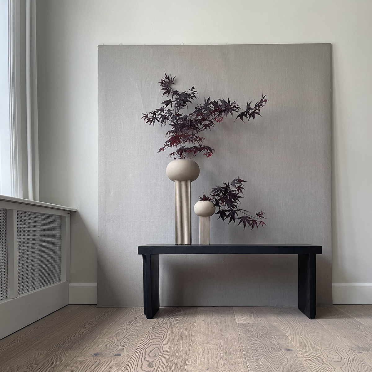 Empire Vases Sand, Arc Bench 1