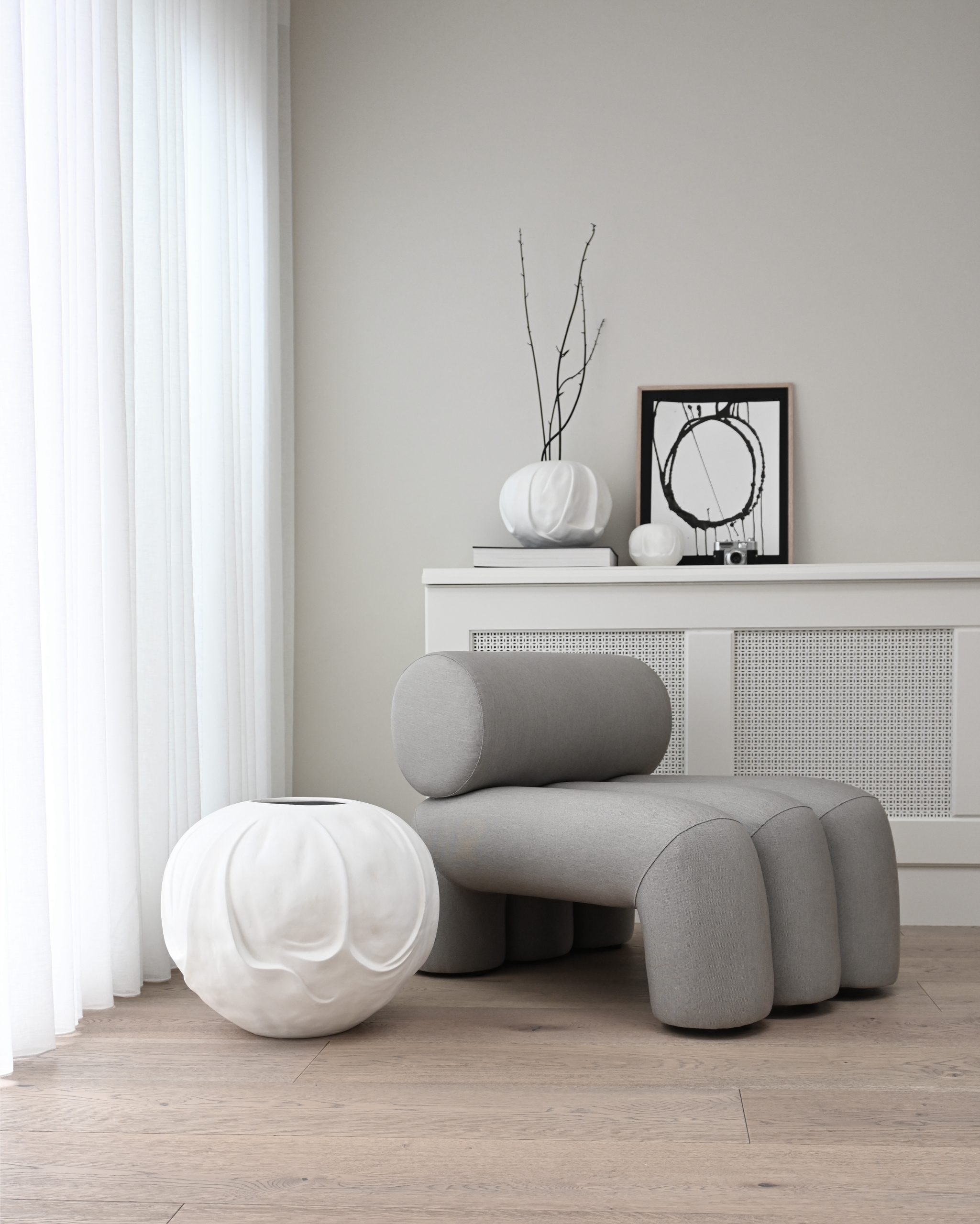 FOKU Chair, Sunbrella - Orimono Vase Bone White - Studio 2